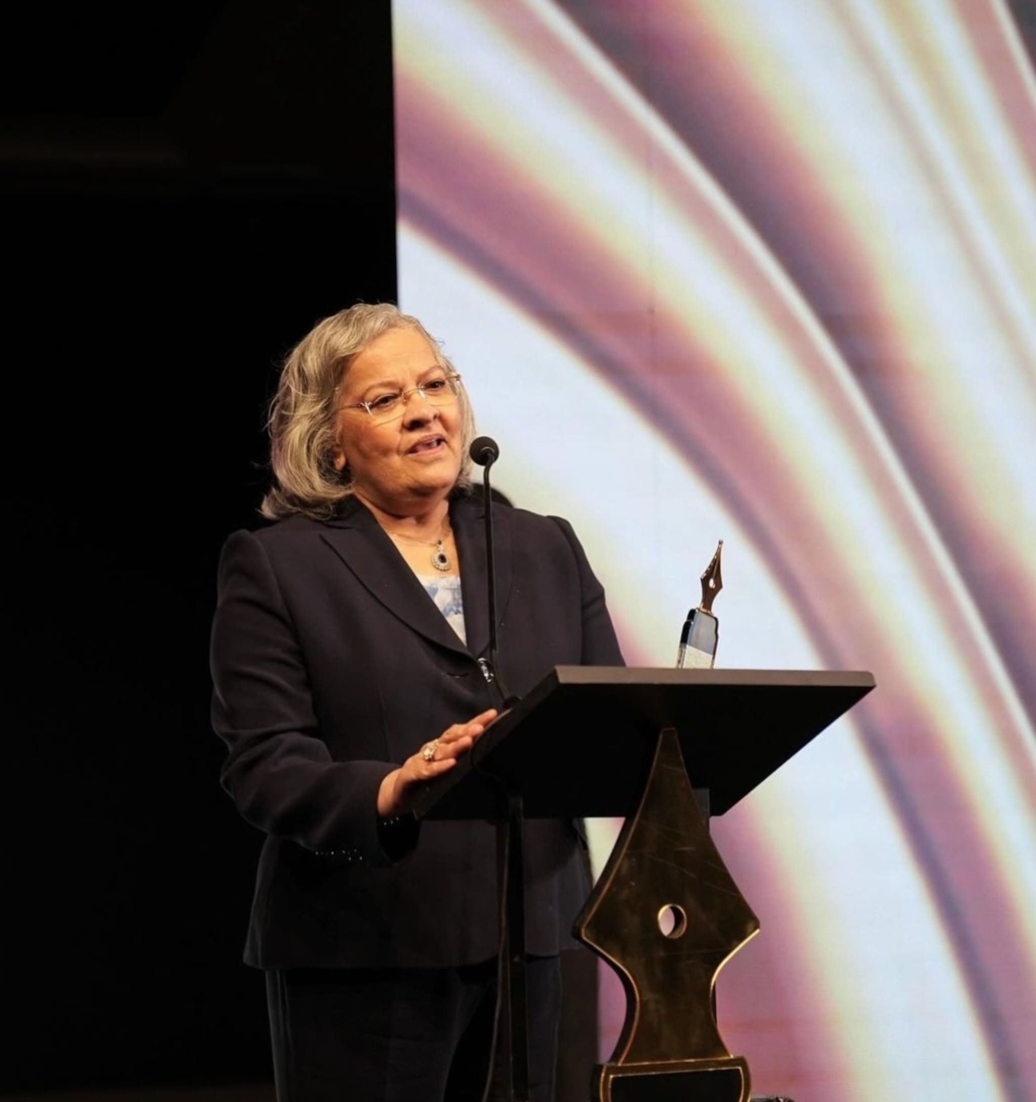 كلمة الشاعرة فوزية السندي الحاصلة على لقب شخصية العام الثقافية، الدورة السادسة من جائزة الشارقة لإبداعات المرأة الخليجية في الآداب