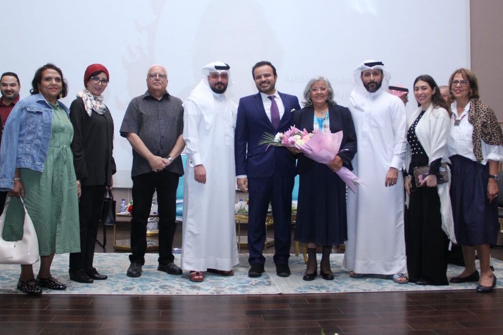 جلسة كوب قهوة مع الشاعرة فوزية السندي - مركز عبدالرحمن كانو الثقافي بمناسبة يوم المرأة البحرينية الثلاثاء 10 ديسمبر 2024 (6)
