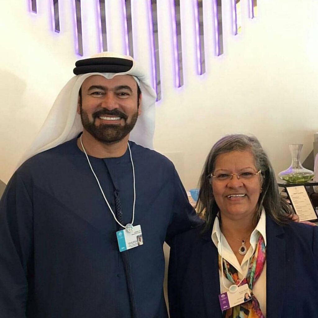 معالي محمد القرقاوي وزير شؤون مجلس الوزراء في دولة الامارات العربية المتحدة و ماستر فوزية السندي-القمة العالمية للحكومات دبي